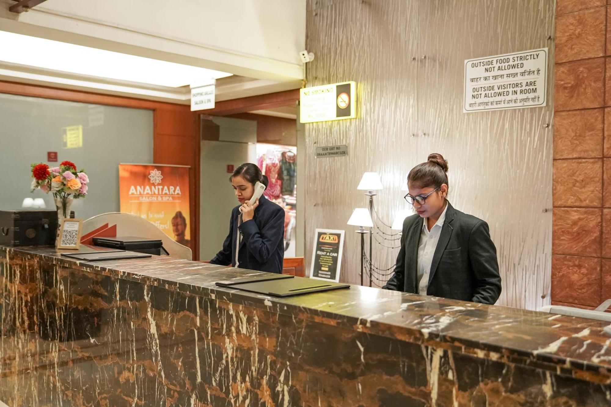 Clarion Bella Casa At Airport Hotell Jaipur Eksteriør bilde