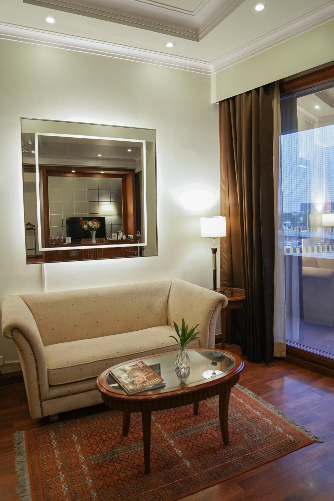Clarion Bella Casa At Airport Hotell Jaipur Eksteriør bilde