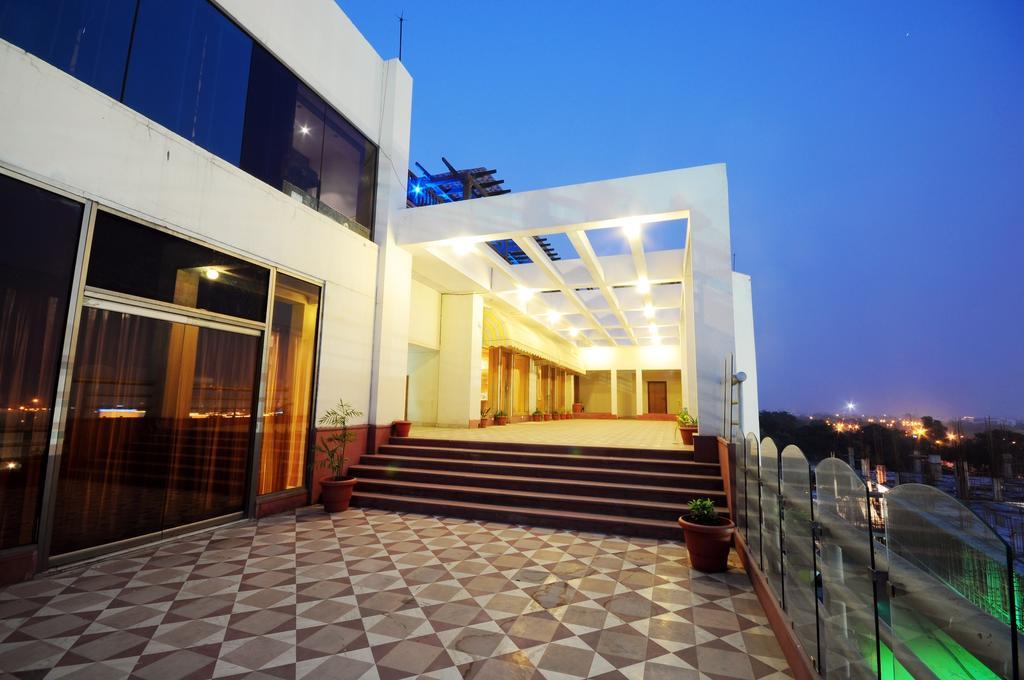 Clarion Bella Casa At Airport Hotell Jaipur Eksteriør bilde